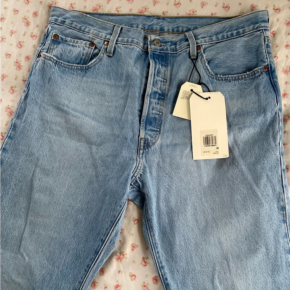 501® ORIGINAL FIT WOMEN'S JEANS, LIGHT WASH